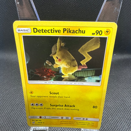 Detective Pikachu 10/18 - Detective Pikachu Set