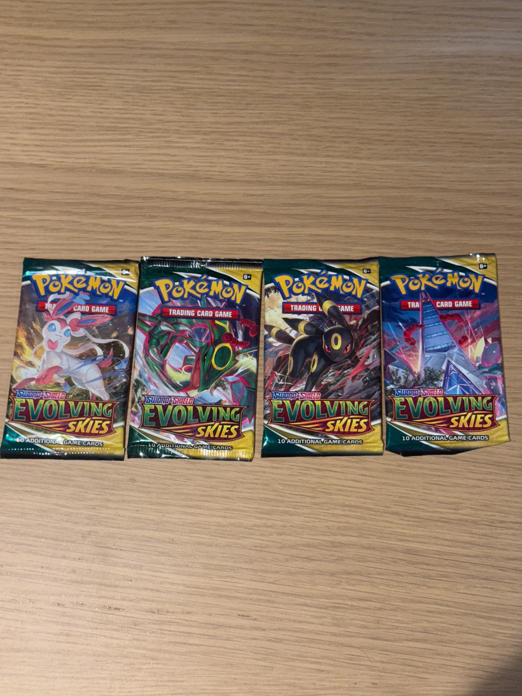 Evolving Skies Booster Pack - Sword & Shield